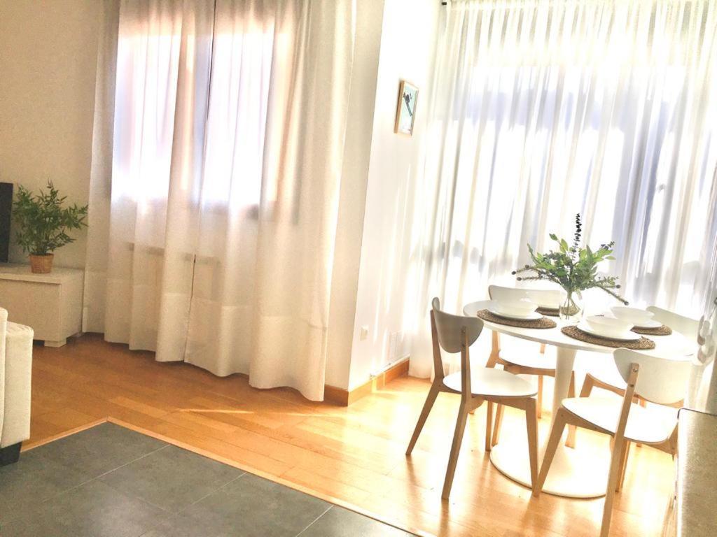 Apartamento 1 Centrico Garaje Wi-Fi Para Trabajar Lägenhet Castro Urdiales Exteriör bild